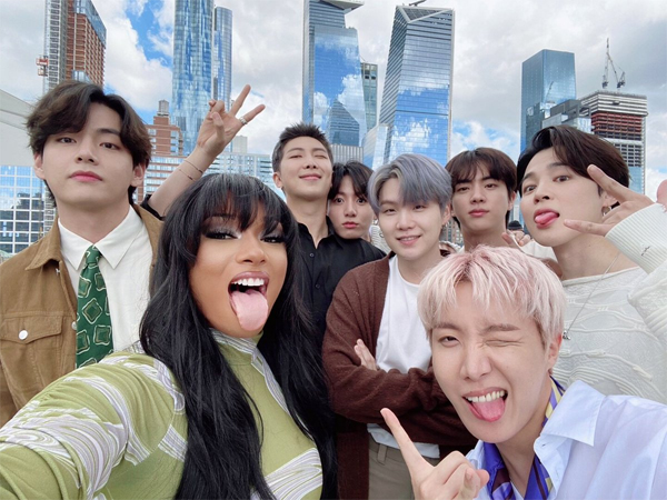 BTS Hangout Bareng Megan Thee Stallion di New York