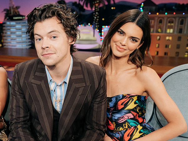 Harry Styles Pilih Makan Sperma Ikan Kod dan Kalajengking daripada Jawab Pertanyaan Kendall Jenner Ini