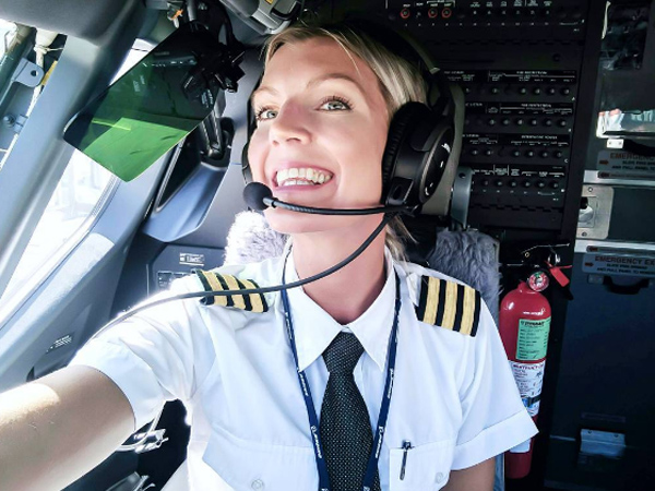 Kenalan Dengan Maria Petterson, Pilot Terseksi Yang Jadi Viral di Instagram!