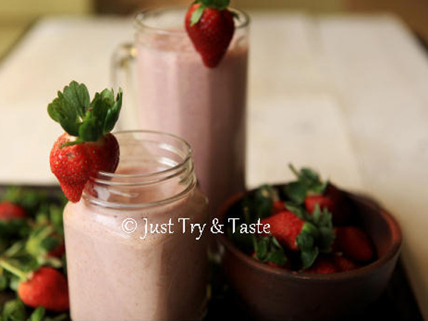 Segar Dan Kenyang, Ceriakan Weekend-mu Dengan Resep Strawberry Oatmeal Smoothie!