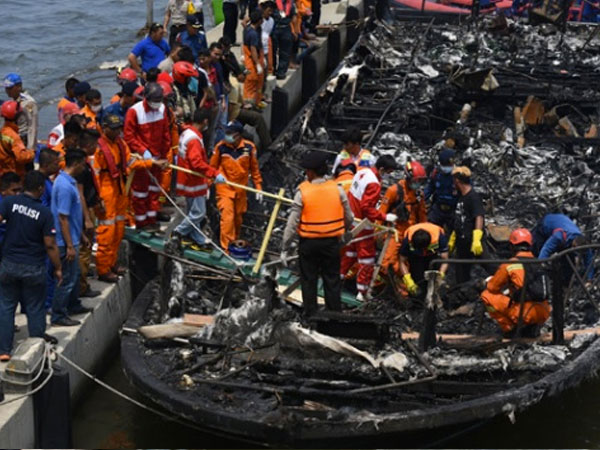 Kronologi Menegangkan Saat Kapal Zahro Express Terbakar di Teluk Jakarta