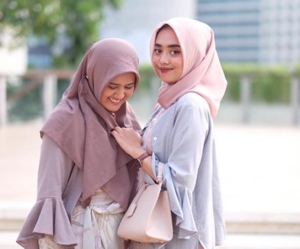 Yuk, Kenali dan Mulai Rawat Hijabmu Sesuai Bahan Kainnya