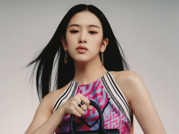 Yujin IVE Gabung Kampanye Global Versace Spring/Summer 2022