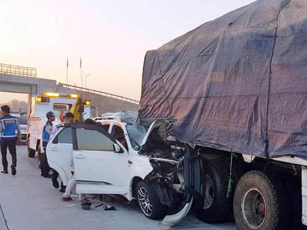 Sempat Tak Dikenali, Pelawak Gareng Semarang Tewas Setelah Mobilnya Hantam Truk di Tol Ngawi