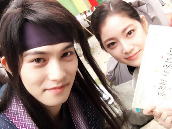 Jonghyun CNBLUE dan Gong Seung Yeon Tunjukkan Chemistry Manis di Lokasi Syuting ‘My Only Love Song’