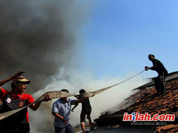 Pasar di Ciracas Terbakar, Bocah Tewas Terpanggang