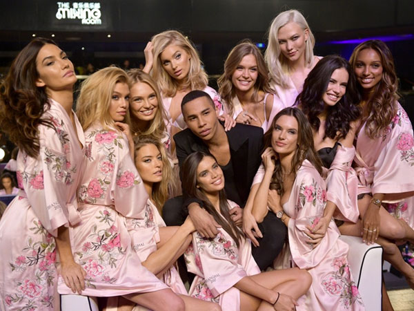 Duh, Polisi China Mendadak Hentikan After Party Fashion Show Victoria's Secret