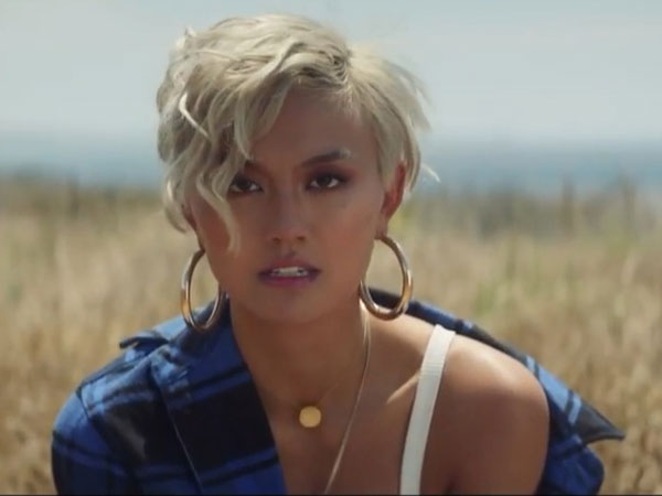 Bangga! Lagu 'Overdose' Agnez Mo Tembus Dua Chart di Billboard