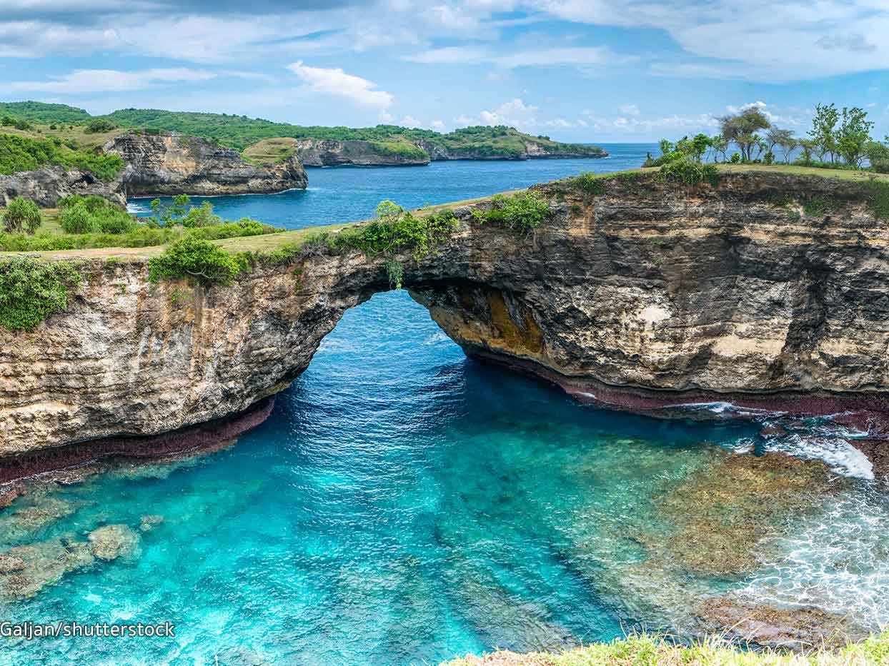 Spot Wisata Paling Menarik dan Instagram-able di Nusa Penida Bali, Tempat Favorit Bule!