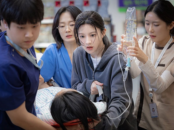 Jadwal Tayang Drama 'Resident Playbook' Diundur, Dampak Demo Tenaga Medis di Korea?
