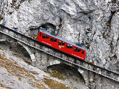 Swiss Jadi Negara yang Memiliki Lintasan Kereta Api Paling Curam!