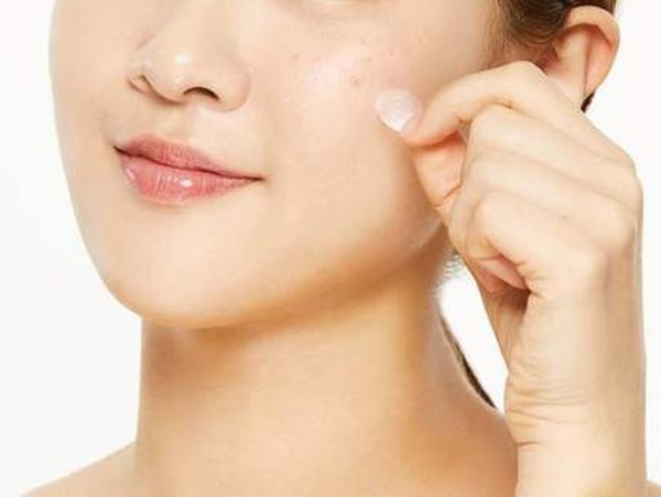 Tips Memilih Acne Patch Yang Tepat Untuk Jerawat Membandel