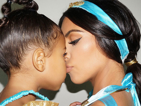 Baru Terungkap, Manisnya Kim Kardashian, North, dan Saint West Kenakan Kostum A la Aladdin