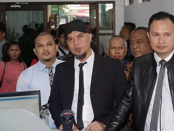 Jatuh Vonis untuk Ahmad Dhani, Hakim Langsung Perintahkan Penahanan