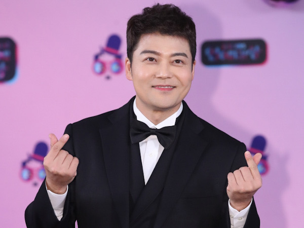 Jun Hyun Moo Juga Positif COVID-19, Dunia Hiburan Korea Waswas