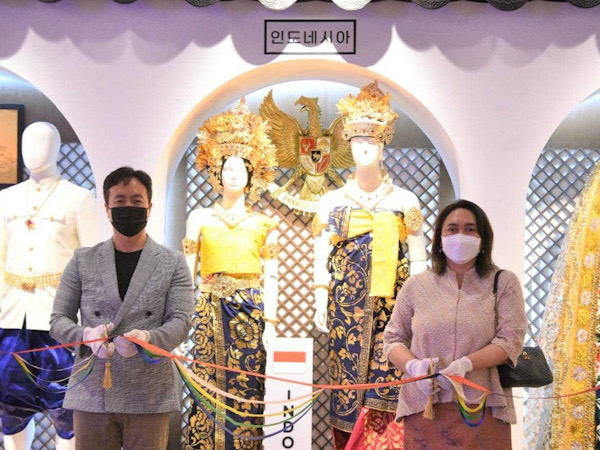 Baju Pengantin Bali Dipajang di Museum Seoul