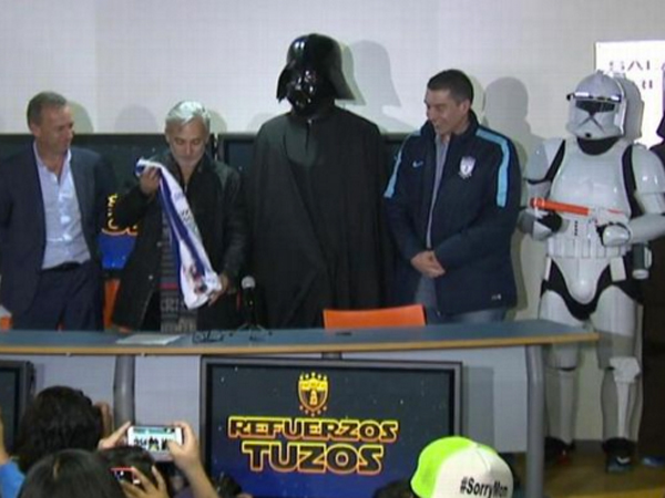 Ikut Demam ‘Star Wars’, Klub Sepakbola Ini Rekrut Darth Vader!