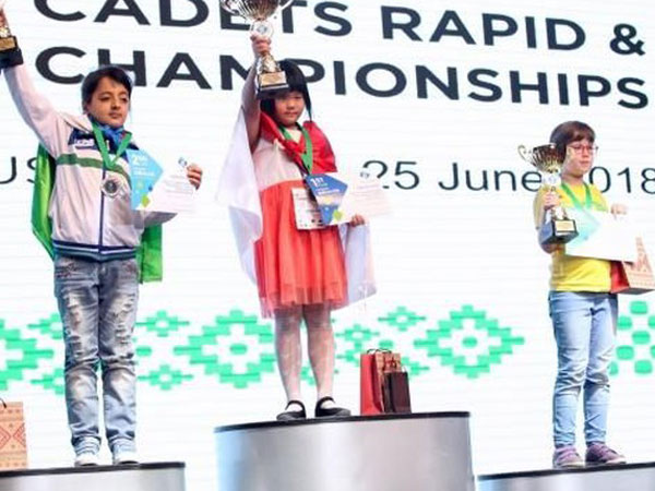 Wanita Cilik Nan Imut Asal Indonesia Ini Juarai Perlombaan Catur Tingkat Dunia!