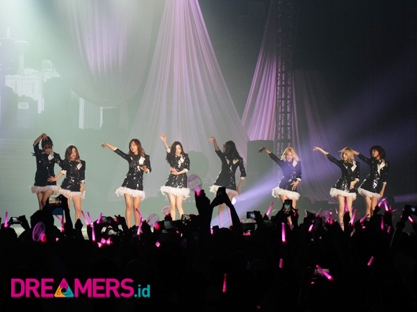 Banyak Manjakan Fans, Konser 'Phantasia' Jakarta Berikan Momen Indah Bagi Sone Indonesia!