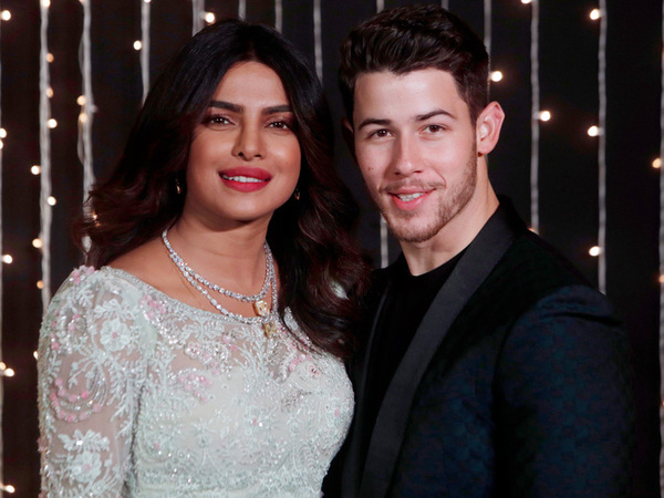 Priyanka Chopra dan Nick Jonas Perdana Ungkap Foto Sang Anak