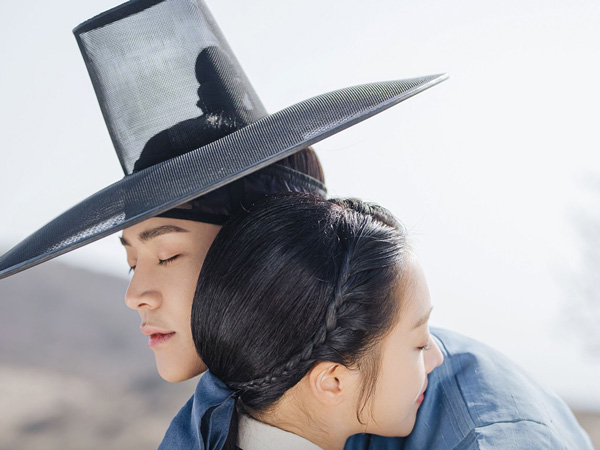Rowoon SF9 dan Jo Bo Ah Telah Jatuh Cinta Selama 300 Tahun di Drama 'Destined With You'