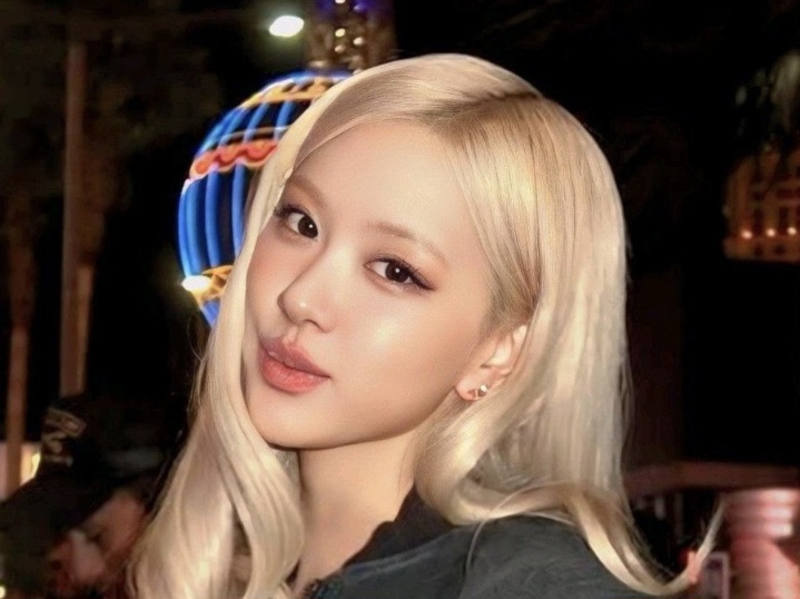 Rosé BLACKPINK Cetak Sejarah, 'APT.' Jadi Lagu K-Pop Terlama di Billboard Hot 100