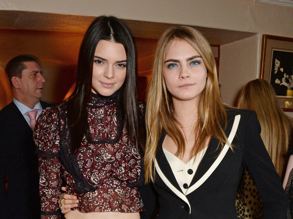 Sama-Sama Pamerkan Tato Baru, Lebih Keren Cara Delevingne atau Kendall Jenner?