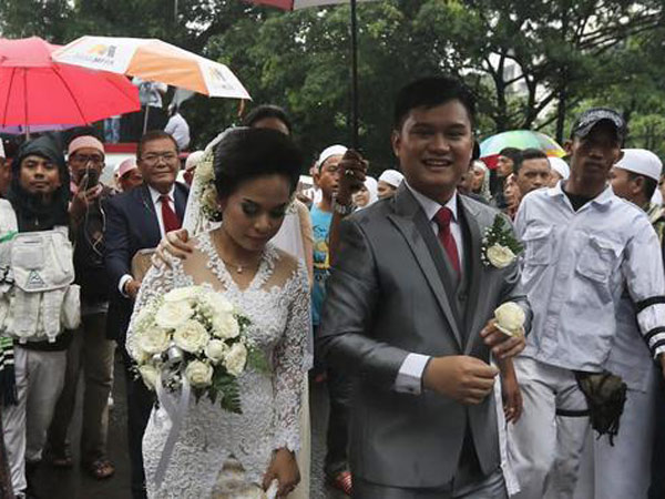 Dibantu Massa Aksi 112, Begini Komentar Pengantin yang Menikah Di Katedral