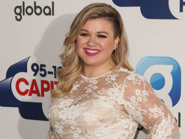 Selamatkan Pernikahan, Kelly Clarkson Berjuang Turunkan Berat Badan