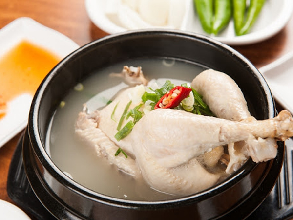 Ini Alasan Orang Korea Santap Samgyetang di Hari Chobok