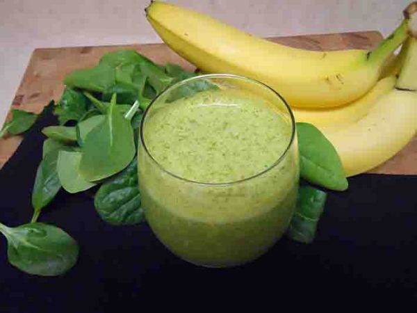 Percantik Kulit dan Rambut dengan Resep Green Monster Spinach Smooties Ini Yuk!