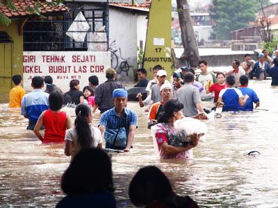 Hujan Deras, Banjir Kembali Menyapa Jakarta