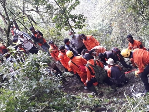 Fenomena Aneh Jasad Pendaki Slovakia Dikerumuni Monyet di Gunung Merbabu