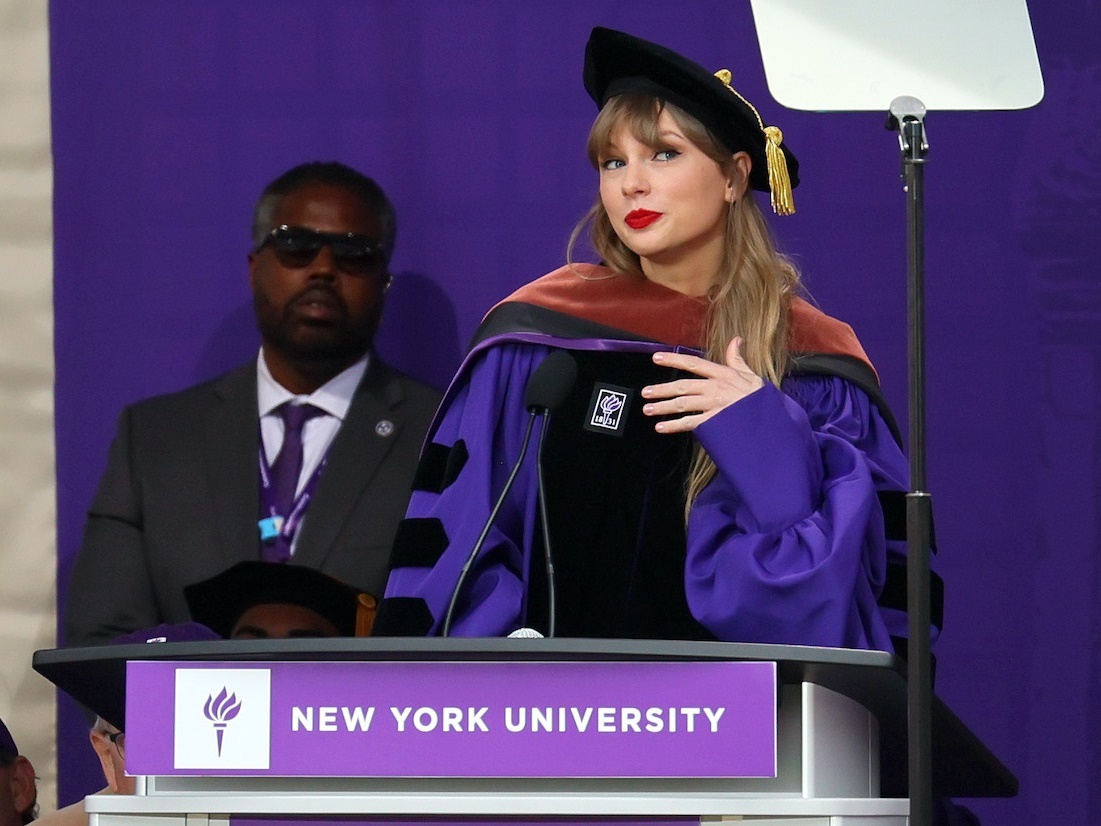 Taylor Swift Raih Gelar Doktor Kehormatan dari New York University, Pidatonya Disorot