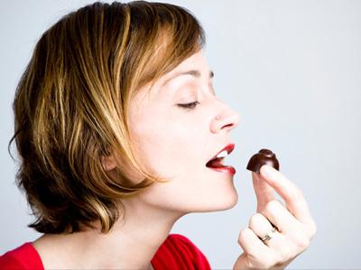 Nyeri saat Menstruasi, Atasi dengan Ngemil Cokelat