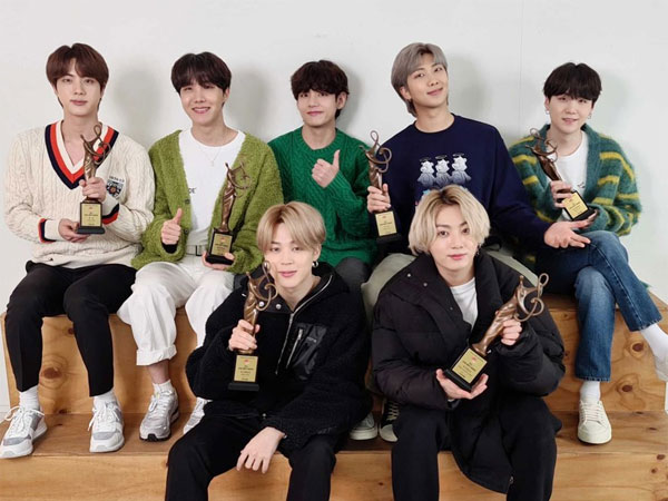 BTS Bawa Pulang 6 Piala di Seoul Music Awards ke-30