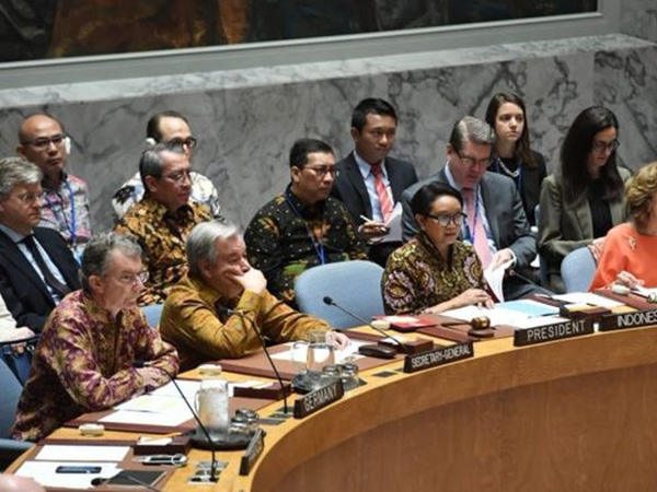 Potret Hangat Sidang Perdana PBB Dipimpin Indonesia, Anggota Dewan Kompak Pakai Batik
