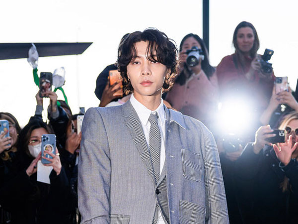 Johnny NCT Memukau Bak Model Runway di New York Fashion Week