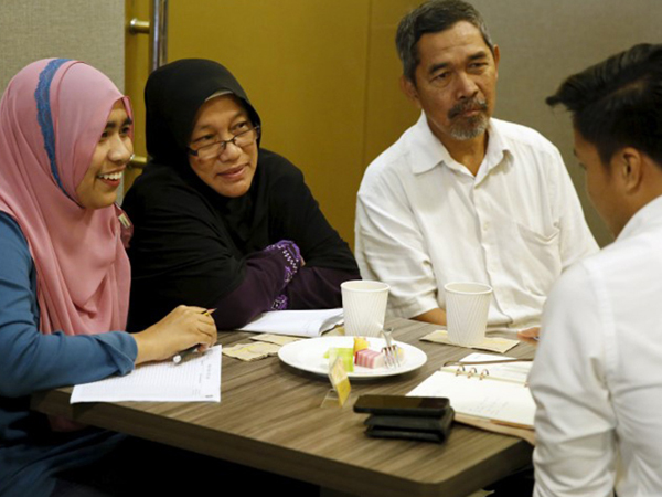 Sedang Tren, Muslim Malaysia Cari Jodoh Lewat Kencan Kilat Halal