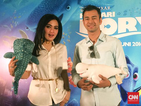 Raffi Ahmad dan Syahrini Debut Sebagai Dubber di 'Finding Dory'