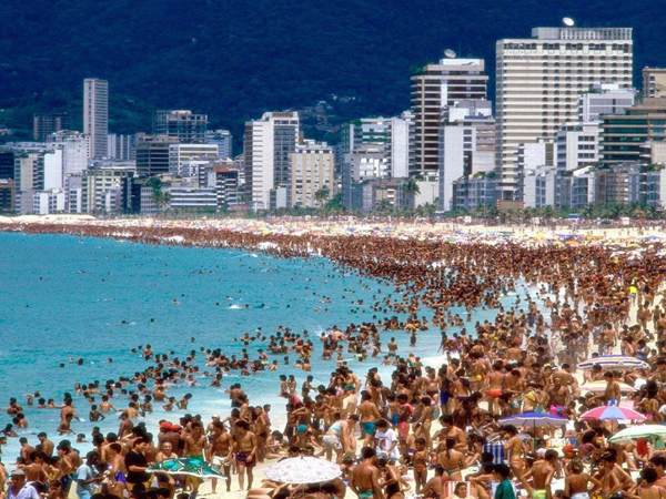 Wah, Rio de Janeiro Resmikan Pantai Bugil Pertama di Dunia!