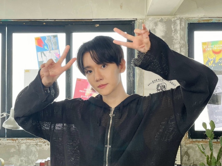 Baekhyun EXO Minta Maaf Atas Kontroversi Merokok Vape dalam Ruangan
