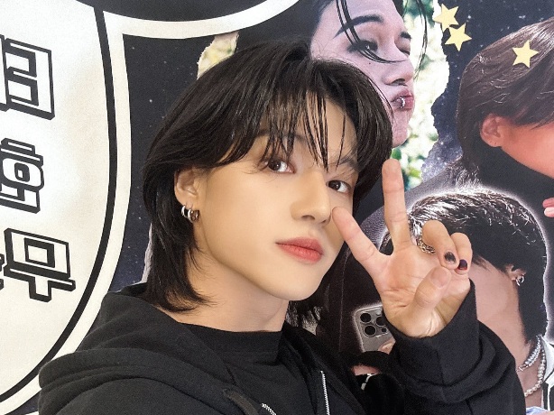 Wooyoung ATEEZ Absen Kegiatan Grup karena Masalah Kesehatan
