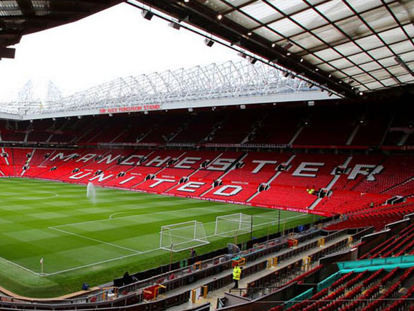 Tetap Berpromosi dengan Foto Old Trafford, Benarkah UEFA Ledek Manchester United?