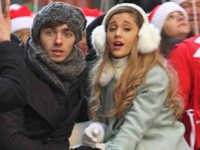 Sering Bermesraan di Depan Publik, Ariana Grande Malah Putus Dengan Nathan Sykes?