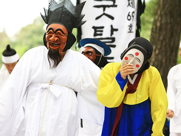 Serunya Festival Tari Topeng Andong di Korea Khas Musim Gugur