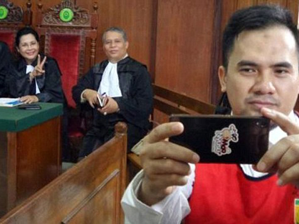 Selfie di Tengah Sidang, Media Asing Salah Beritakan Aksi Saipul Jamil