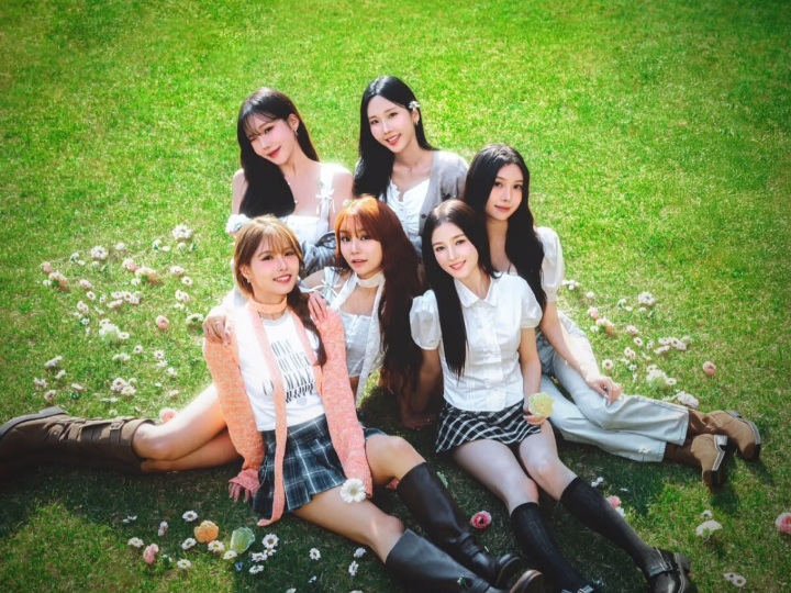 MOMOLAND Siap Comeback di Bawah Agensi Baru