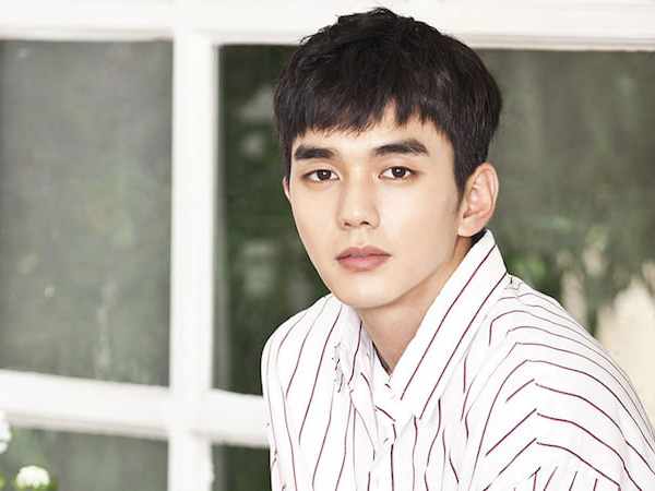 Yoo Seung Ho Sampaikan Janji Manisnya Jika 'She's Not a Robot?!' Lampaui Target Rating