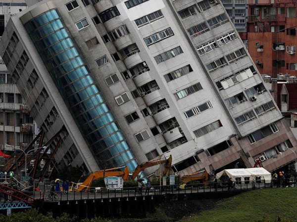 Kesaksian Gempa Besar Taiwan: TV Terbang, Lantai 6 Apartemen Amblas ke Dasar